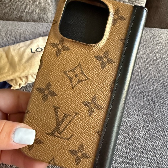 Louis Vuitton Monogram phone  holder - Picture 5 of 6